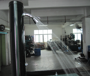 Pommeau de <span class=keywords><strong>douche</strong></span> <span class=keywords><strong>solaire</strong></span> à capacité d'eau de <span class=keywords><strong>20l</strong></span>, alimenté par une <span class=keywords><strong>piscine</strong></span>, extérieur, eau chaude - Product Image 2