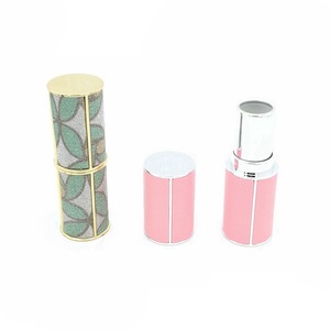 Bán Buôn Rỗng Lipstick Ống Bao Bì Matte Màu Đen Lipgloss Trường Hợp Với Màu Vàng Ống Làm Cho Son Môi Của Riêng Bạn - Product Image 3