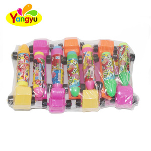 स्ट्रॉबेरी के साथ मिसाइल कार खिलौना कैंडी - Product Image 2
