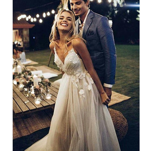 2025 vestido de <span class=keywords><strong>novia</strong></span> bohemio barato con apliques de flores tul A-Line Sexy espalda descubierta playa vestido de <span class=keywords><strong>novia</strong></span> - Product Image 1