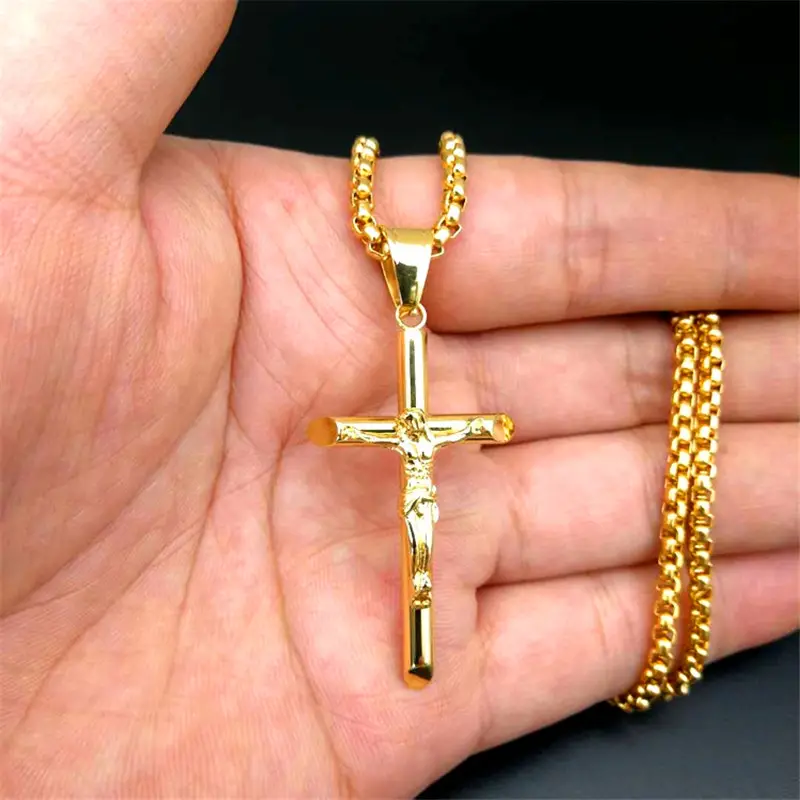 DAICY Perhiasan Kustom Baja Tahan Karat Dubai Kualitas Tinggi Logam Berlapis Emas Kecil Liontin Salib Yesus Kristus