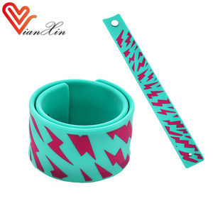 Estilo diferente pulsera bofetada para mejor pulsera de reloj colorido plástico personalizar USB bofetada pulsera - Product Image 6