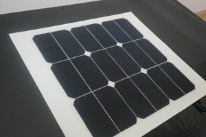 Heißer verkauf hohe effizienz <span class=keywords><strong>sunpower</strong></span> 25W <span class=keywords><strong>semi</strong></span> <span class=keywords><strong>flexible</strong></span> solar panel mit fabrik preis