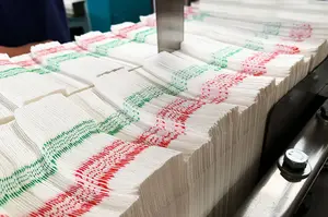 Hoge Snelheid Automatische Servet Tissue Papier Embossing Afdrukken Vouwen Making Machine