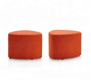 Nouveau repose-pieds et pouf triple design pour bureaux et espaces publics, mobilier pour hôtels et écoles, en tissu durable - Product Image 1