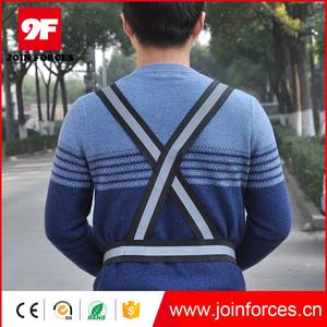 <span class=keywords><strong>Gilet</strong></span> de sécurité réglable en gros de la Chine avec logo personnalisable pour le jogging et les caractéristiques réfléchissantes - Product Image 4