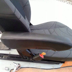 Accoudoir Mercedes Citan réglable des pièces de siège Accoudoir de voiture pour le confort et le soutien - Product Image 1