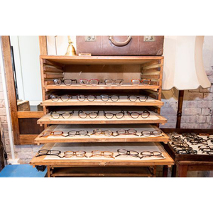 Escaparates de tienda óptica personalizados LUX Diseño interior experimentado para proyectos de puntos de venta de tiendas - Product Image 4