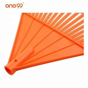 Râteau à feuilles <span class=keywords><strong>de</strong></span> <span class=keywords><strong>jardin</strong></span> en plastique orange à 22 dents, grand triangle, One99 - Product Image 6
