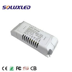 <span class=keywords><strong>HPF</strong></span> LED سائق 12-18W 600mA مع علبة بلاستيكية