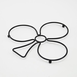 <b>Strawberry</b> Shape Red Eco-Friendly Contemporary Metal Wire Hot Dinner Trivet - Product Image 6