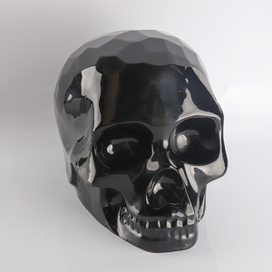 2023 nuovo stile design individuale decorazione di cristallo di alta qualità del modello di teschio di cristallo nero per la decorazione - Product Image 2