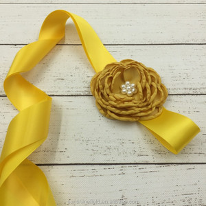 Banda larga Flor <span class=keywords><strong>de</strong></span> satén a <span class=keywords><strong>juego</strong></span> perla en <span class=keywords><strong>el</strong></span> centro varios colores en capas flor tocado - Product Image 2