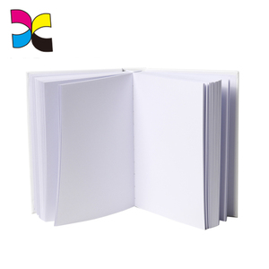 Blanco cubierta y páginas en blanco personalizado libro de tapa dura en blanco libro de producción del modelo