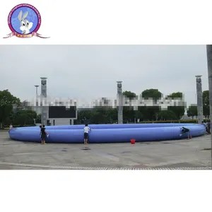 中国工厂制造的大型充气游泳池出售