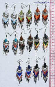 Pendientes Colgantes Hechos a Mano con Piedras Preciosas Naturales y Perlas de Colores, Joyería Peruana Artesanal al por Mayor - Product Image 2