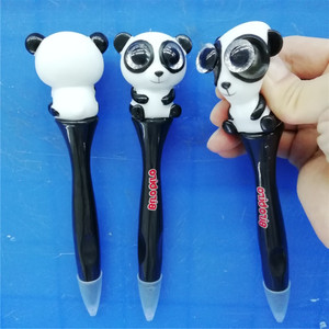 Les stylos en caoutchouc Popeyed 3d <span class=keywords><strong>Panda</strong></span> promotionnels, les yeux scintillants pop <span class=keywords><strong>Panda</strong></span> logo stylos en plastique - Product Image 1