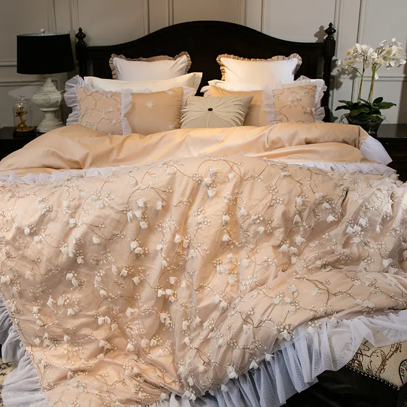 Luxury 100% satin cotton embroidery applique bedding sets 60S lace bedding elegent bedding sets wedding bed sets