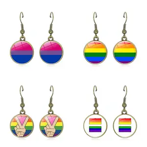 Venta al por mayor de latón antiguo orgullo Gay de joyería de encanto de corazón de arco iris de amor lesbianas gancho cabujón de cristal pendientes para las mujeres hombre