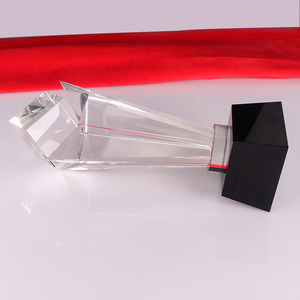 جائزة كريستال فريدة وراقية مخصصة على شكل مكعب زجاجي فارغ كهدية تذكارية إسلامية - Product Image 3