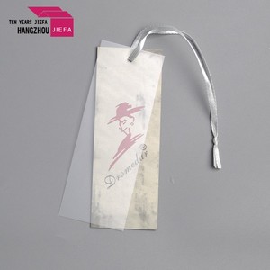 Etiqueta colgante de prendas de PVC transparente barata y personalizada para <span class=keywords><strong>ropa</strong></span> - Product Image 3
