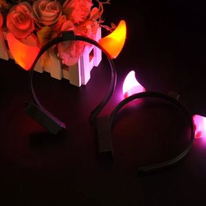 Venta al por mayor de fábrica Fancy Red LED Light Ladies Devil Horns con diadema