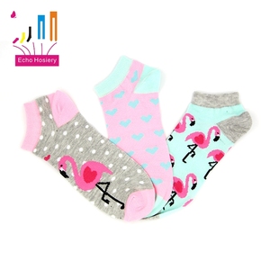 OEM/ODM Bonne Qualité Belle Rose flamingo d'été imprimé femmes low cut chaussettes - Product Image 1