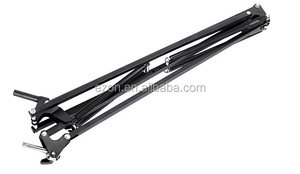 Supporto per microfono professionale regolabile in metallo/supporto per microfono con braccio a forbice a sospensione/supporto per microfono da tavolo portatile