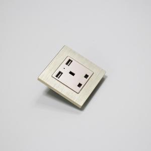 UK Hotel linie multimedia 3 pin steckdose mit <span class=keywords><strong>2</strong></span> usb-anschluss - Product Image 3