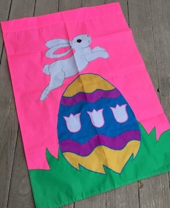 Bonjour printemps lapin petit jardin drapeau 12.5 \ "X 18 \" couronne de fleurs roses pour l'éducation et les agences de voyages - Product Image 1