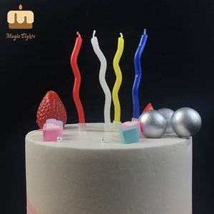 Precio barato <span class=keywords><strong>de</strong></span> fábrica diseño personalizado colorido Zig Zag cumpleaños fiesta pastel <span class=keywords><strong>velas</strong></span> al <span class=keywords><strong>por</strong></span> <span class=keywords><strong>mayor</strong></span> - Product Image 1