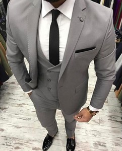 Setelan Jas Pernikahan Pria, Baju <span class=keywords><strong>Blazer</strong></span> 3 Potong Kasual Ketat Kancing Tunggal Abu-abu Muda untuk Lelaki