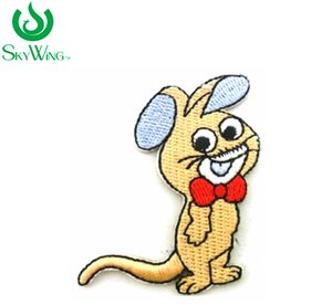 Nette japanische glückliche Katze DIY gestickt auf Eisen auf Patch nähen - Product Image 5