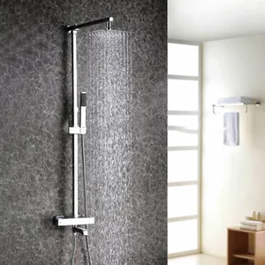 现代铬黄铜暴露方形雨淋浴套件的浴室