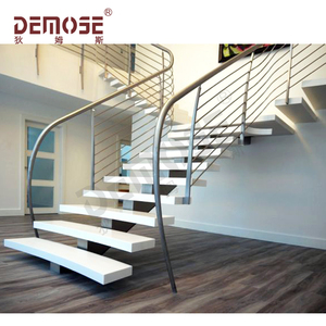 Scale esterne in metallo dal design moderno con resistenti scale in vinile prodotto di alta qualità - Product Image 3