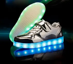 发光二极管派对点亮闪光儿童运动鞋新款时尚彩色发光二极管童鞋活动派对发光运动鞋