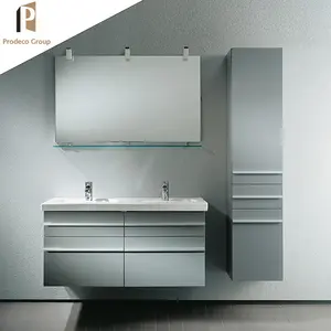 滑动浴室镜柜的光
