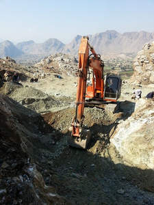 Jade néphrite brute des mines - Product Image 5