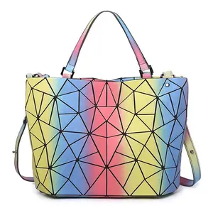 Été célèbre marque de luxe diamant treillis arc-en-ciel pliant holographique baril sac fourre-tout grand sac à bandoulière pour les femmes