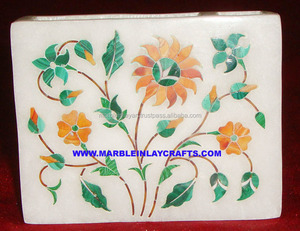 Boîte à bijoux incrustée de marbre - Product Image 1