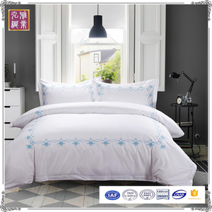 Personnalisé brodé hôtel <span class=keywords><strong>housse</strong></span> <span class=keywords><strong>de</strong></span> <span class=keywords><strong>couette</strong></span> avec <span class=keywords><strong>bon</strong></span> <span class=keywords><strong>prix</strong></span> - Product Image 1