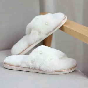 Sandali Personalizzati <span class=keywords><strong>con</strong></span> Logo, Cinturini Incrociati, Pelliccia, Scarpe Economiche all'Ingrosso per Donne, Ciabatte Piatte da Donna <span class=keywords><strong>con</strong></span> Decorazione di Perle - Product Image 3