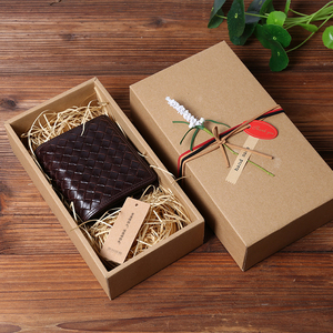 Manufacture Kraft Gift Box with Delighted Decoration
