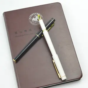 Hadiah bisnis promosi Logo kustom pena pulpen 1.0mm desain populer gaya plastik klasik