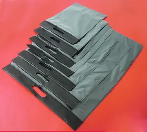 Kantong Kemasan Pakaian Plastik Slider Ritsleting Tas Ziplock Hitam Non Tenun untuk Kaus