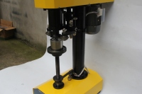 Máquina Selladora de Latas Semiautomática