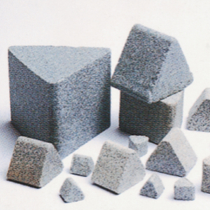Bruin Aluminiumoxide Polijsten Media Stenen met Regelmatige & Schuine Driehoek Schurende Materialen voor Polijsten Velg en Metalen Onderdelen - Product Image 1