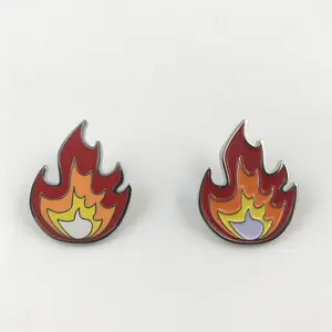 Prix de gros feuille forme flamme badge/personnaliser conception de flamme épinglette/flamme épinglette