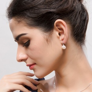 LUOTEEMI vendita calda gioielli di <span class=keywords><strong>perle</strong></span> naturali da donna ultimo semplice gancio Design genuino <span class=keywords><strong>orecchini</strong></span> di <span class=keywords><strong>perle</strong></span> d'acqua dolce - Product Image 4