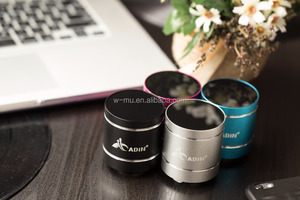 Haut-parleur Newadin B1BT avec boîtier métallique, son surround à 360 degrés, batterie 650/1100 mAh <span class=keywords><strong>pour</strong></span> <span class=keywords><strong>téléphone</strong></span> <span class=keywords><strong>portable</strong></span>, ordinateur et autres appareils, <span class=keywords><strong>prise</strong></span> <span class=keywords><strong>jack</strong></span> 3,5 mm - Product Image 6